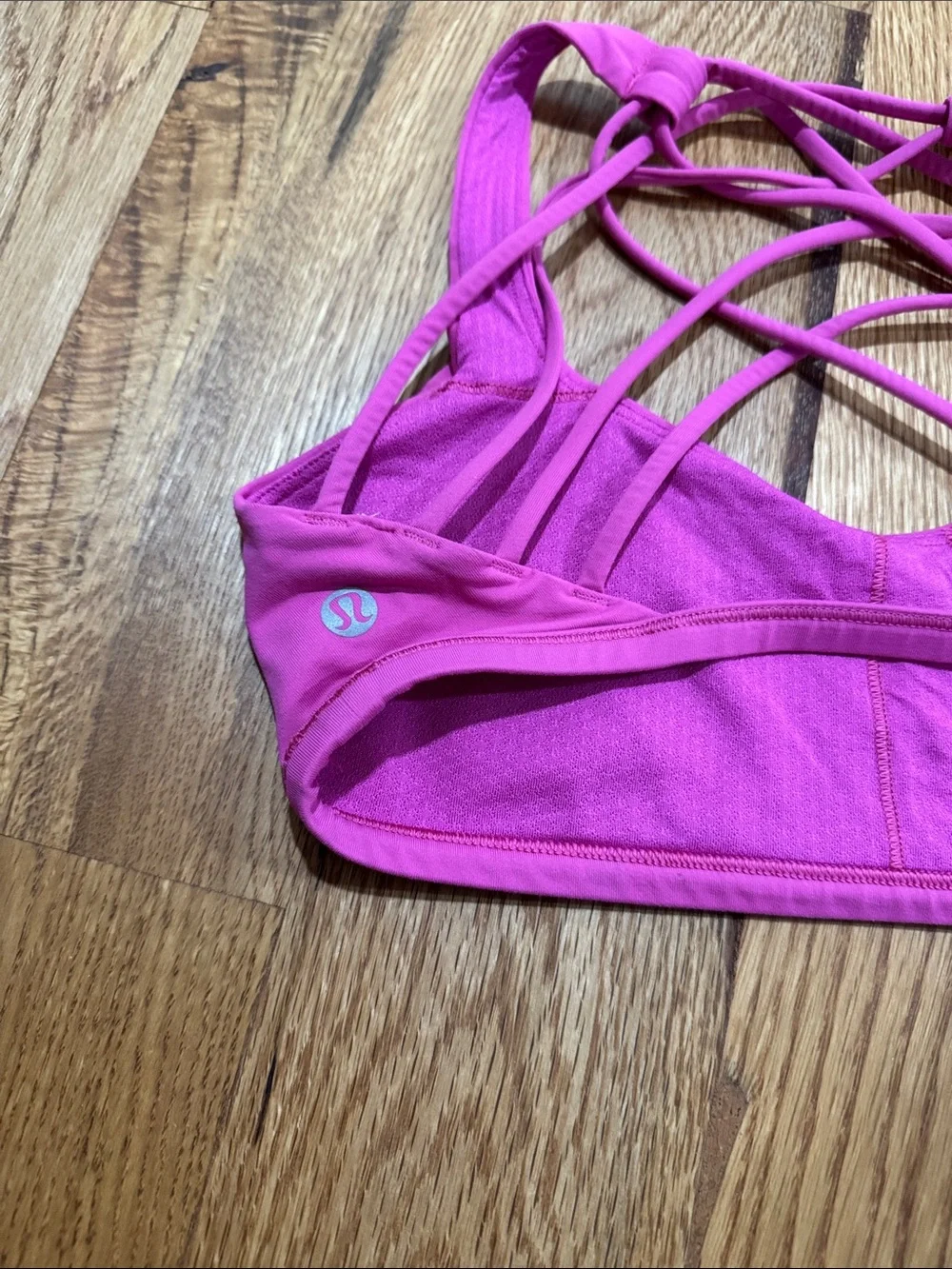 Lululemon Free to be Wild Size 6